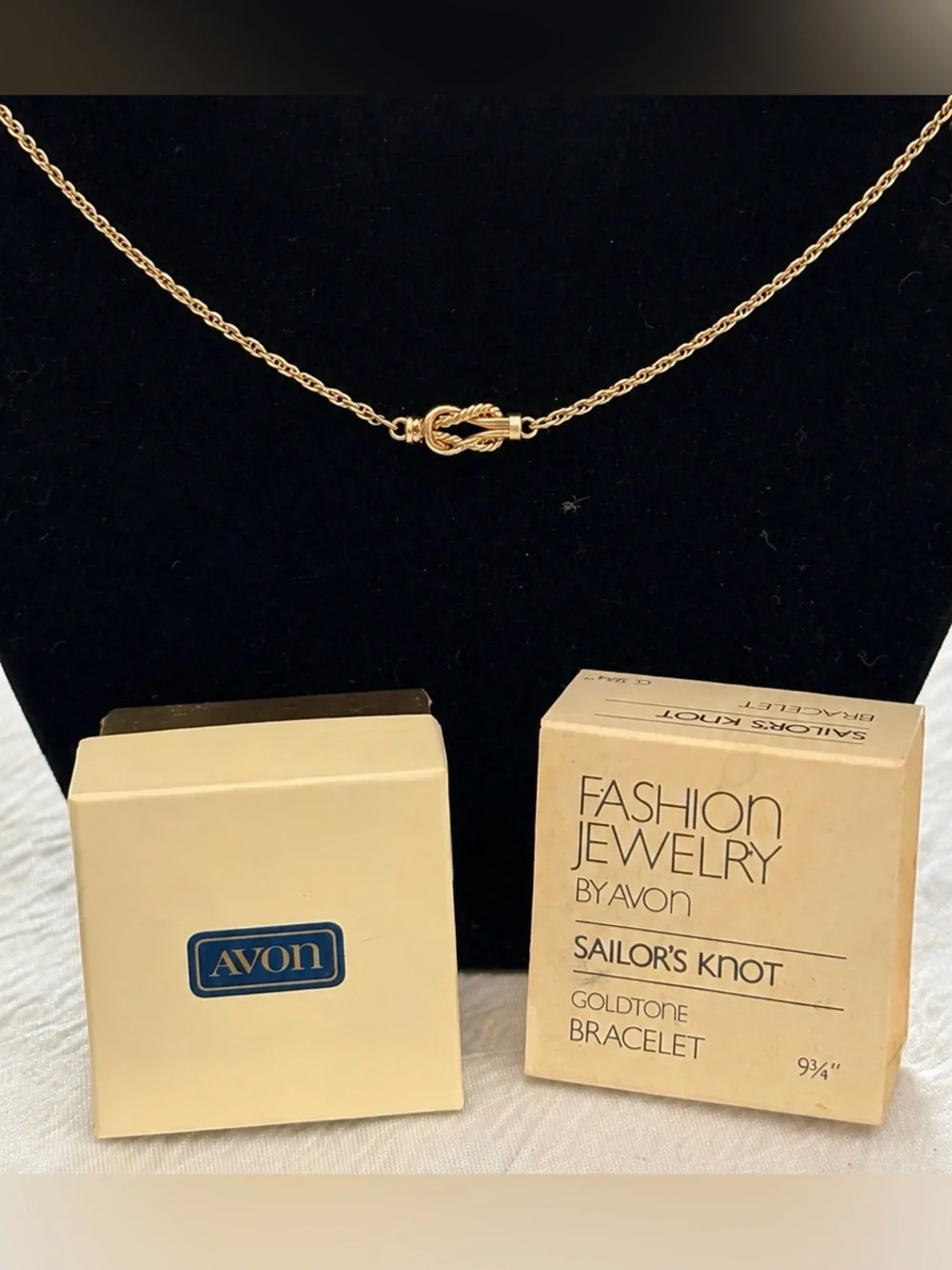 Vintage 1982 Avon Sailor’s Knot Goldtone Bracelet NOS 9 3/4